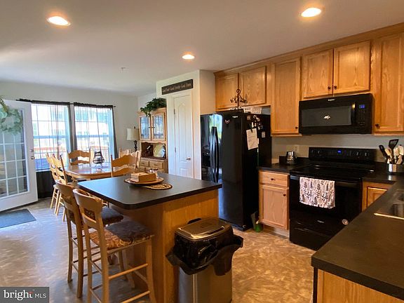 3rd image of 3551 Cedarbrook Ct