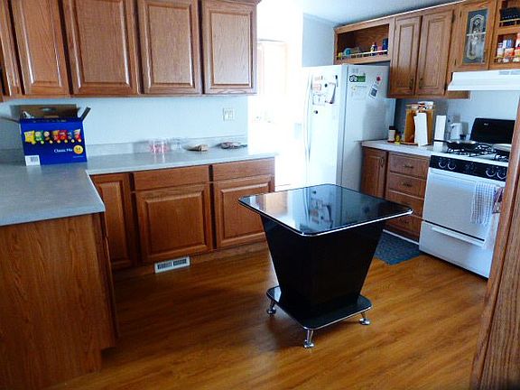 5th image of 667 N Ironwood Ave