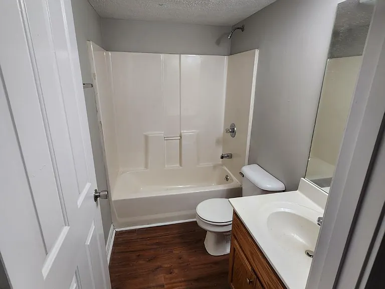 129 Karen Ct — Photo 7