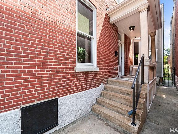 3rd image of 3010 Indiana Ave