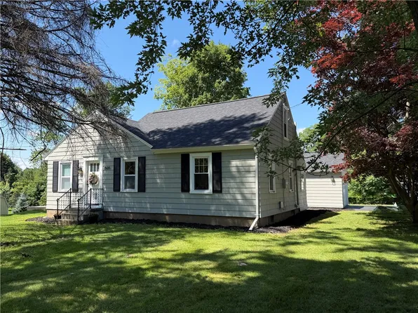 1505 Creek St, Rochester, NY 14625