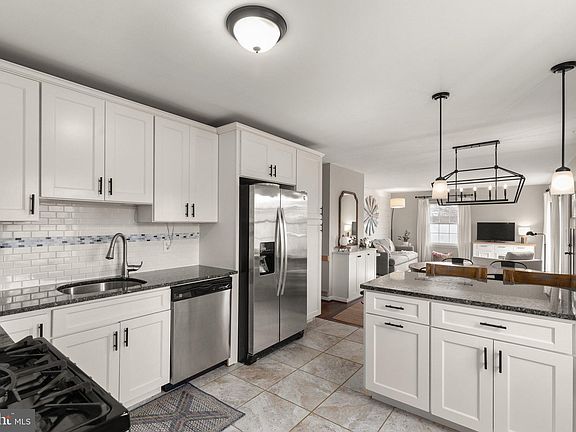 5th image of 205 Wakefield Dr