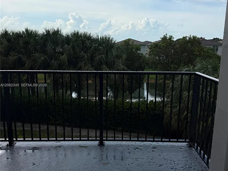 1021 Crystal Lake Dr #304 — Photo 15