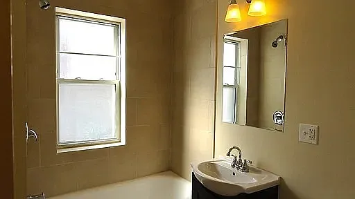 2 bed, 1200 sqft, $2,350 — Photo 3