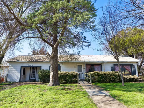 311 N Elm St, Muenster, TX 76252