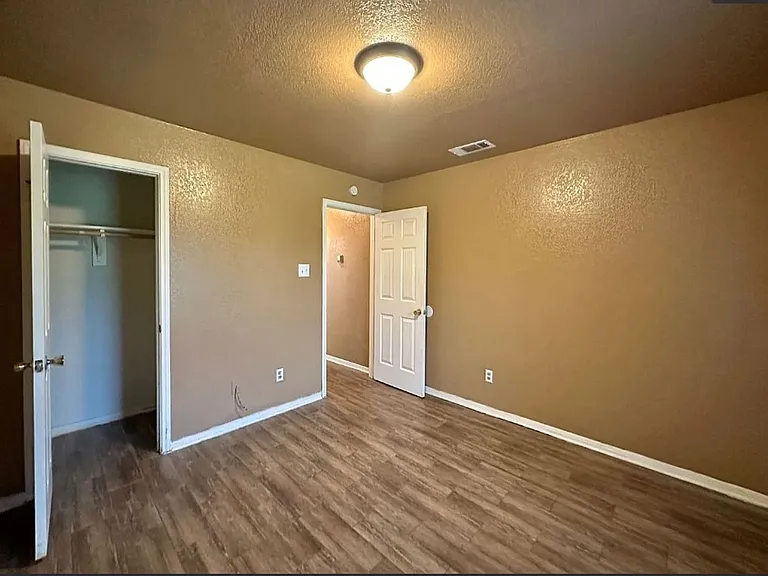 3805 Sawtooth Dr — Photo 7
