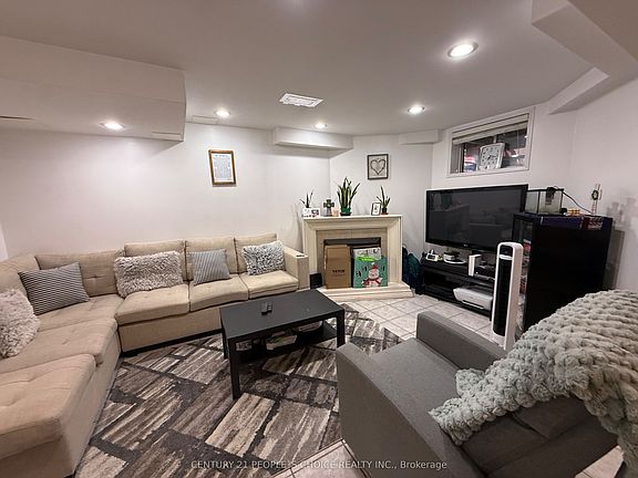 5th image of 5312 Hollypoint Ave
