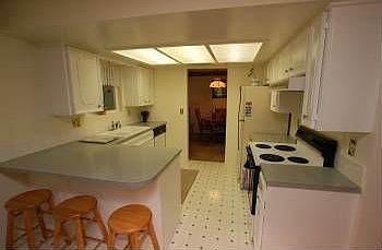 3rd image of 4107 Candlewood Ct SE