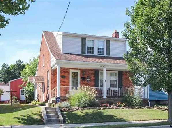 110 N Walnut St, Spring Grove, PA 17362