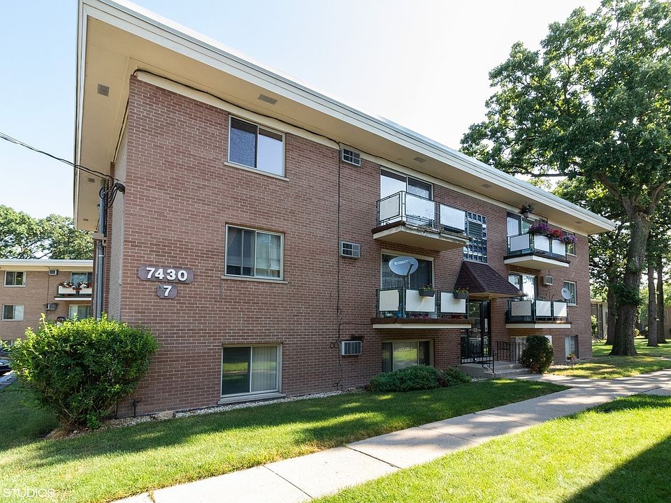 1st image of 7430 W 111th St APT 712