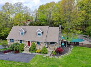 9 Sands Point Rd, Washingtonville, NY 10992