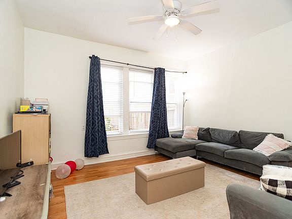 4th image of 852 1/2 W Agatite Ave APT 1