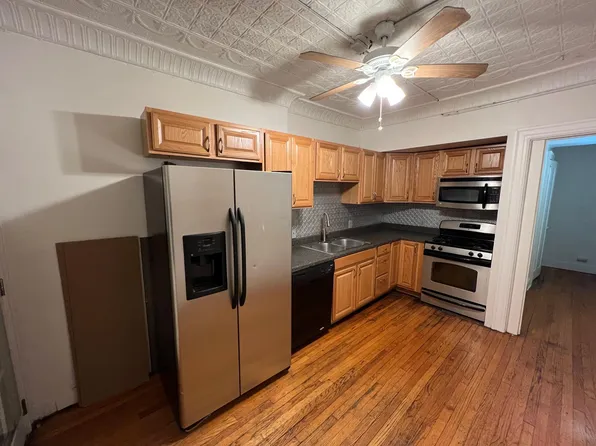 9 Washington Pl APT 3, Troy, NY 12180
