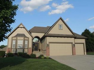 9319 Swarner Dr, Lenexa, KS 66219