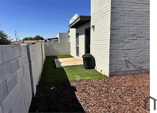 115 W Hill Dr #11 — Photo 25