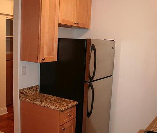 4th image of 80 William St APT 1a