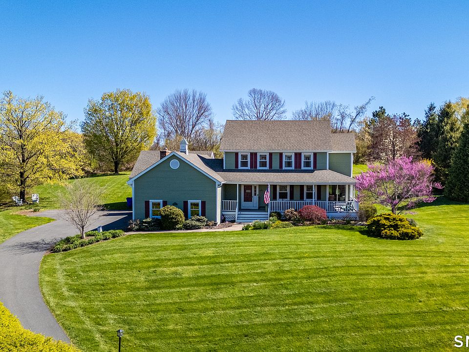 1st image of 431 Winding Brook Farm Road