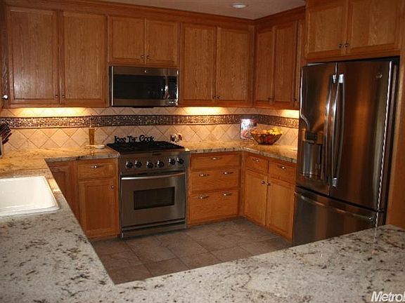4th image of 286 Swenson Ct