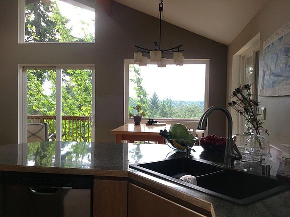 beautiful open concept kitchen