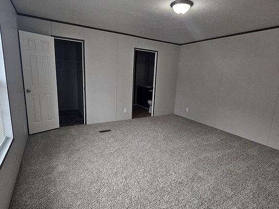 3rd image of 2737 W Washington Ctr #296