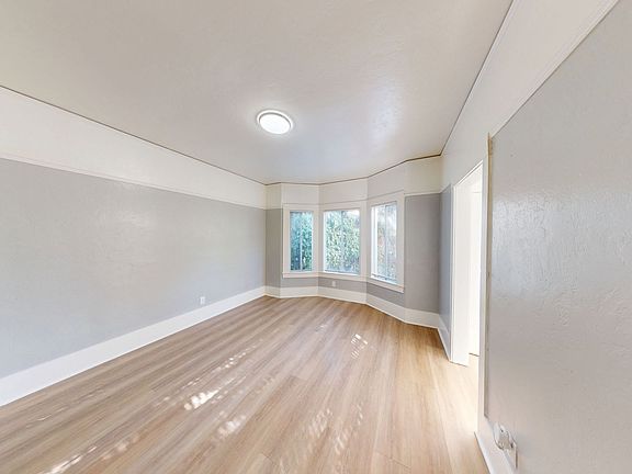 3rd image of 547 24th St #8