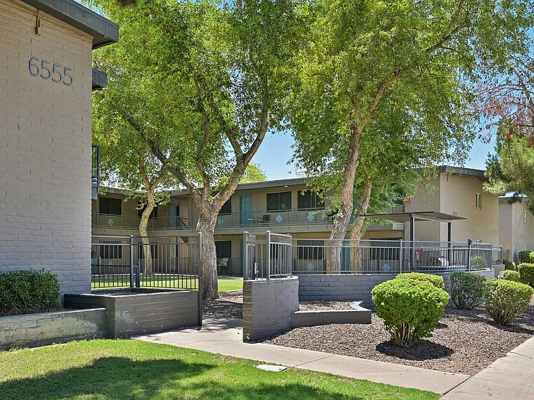 Cornell Apartments — Photo 7