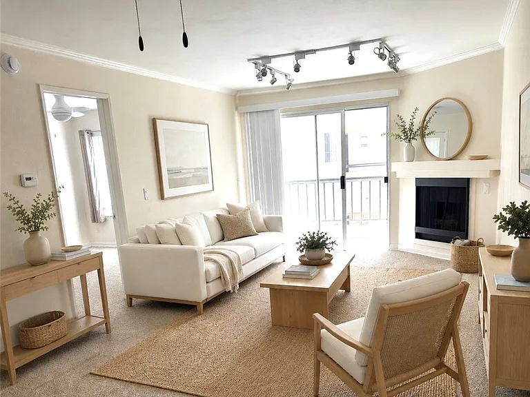 5540 Owensmouth Ave #215 — Photo 1
