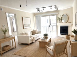 5540 Owensmouth Ave APT 215, Woodland Hills, CA 91367