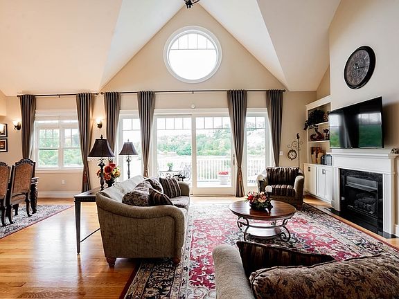 5th image of 8 Millstone Dr #8