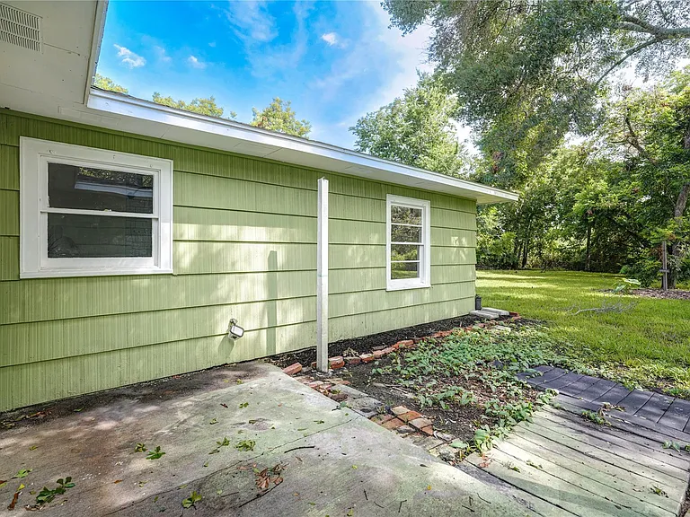 1319 Elm St — Photo 42