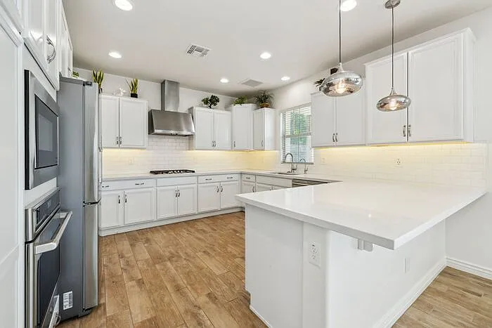 211 E Brinley Dr — Photo 14