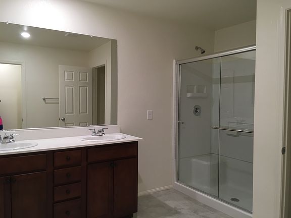 3rd image of 9725 Cluny Ave