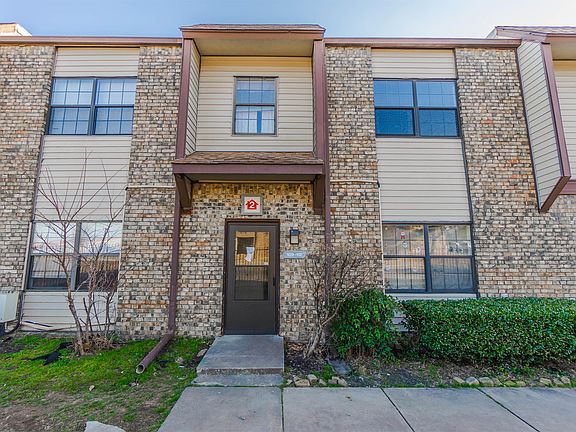 2nd image of 401 12th Ave SE APT 111