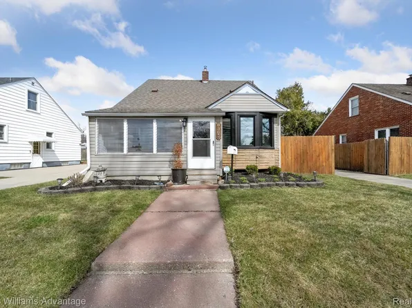 836 Clinton St, Wyandotte, MI 48192