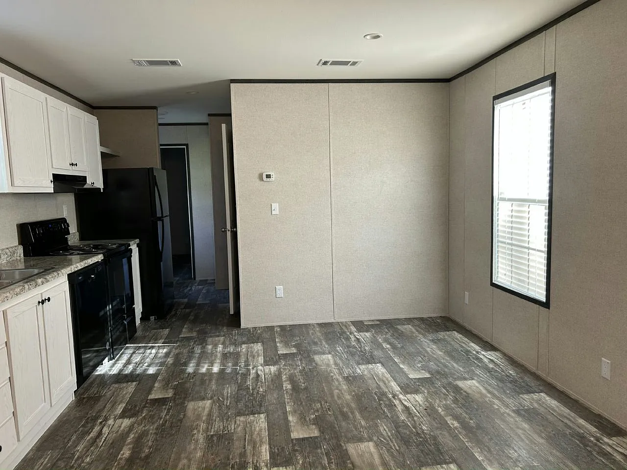 1 bed, 1.0 bath, $1,074 — Photo 2