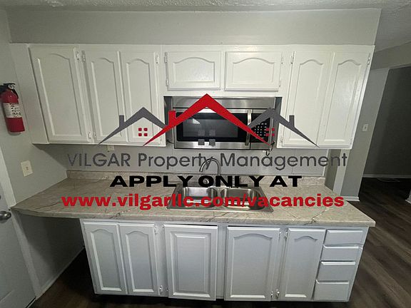 2nd image of 410 Lincolnway Way #4