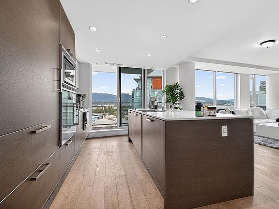 4th image of 1499 W Pender St #1902