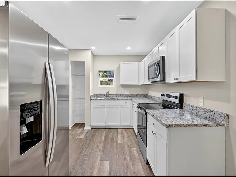 1509 W 8th Ave — Photo 3