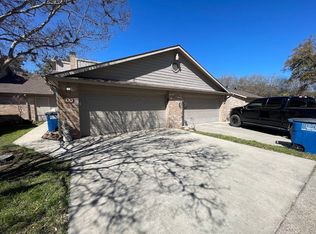 22 Oak Villa Rd, Canyon Lake, TX 78133