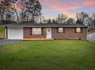 441 Rockhouse Rd, Johnson City, TN 37601