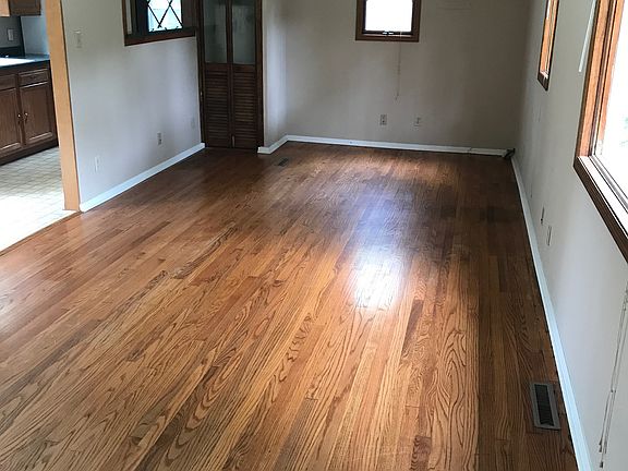 3rd image of 7110 Carolina St