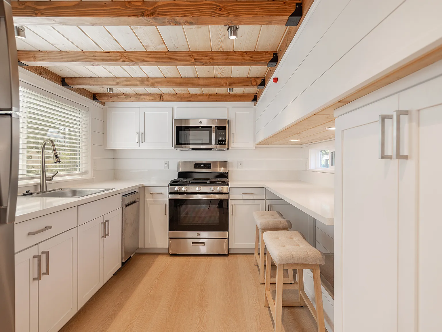 2 bed, $3,700 — Photo 2
