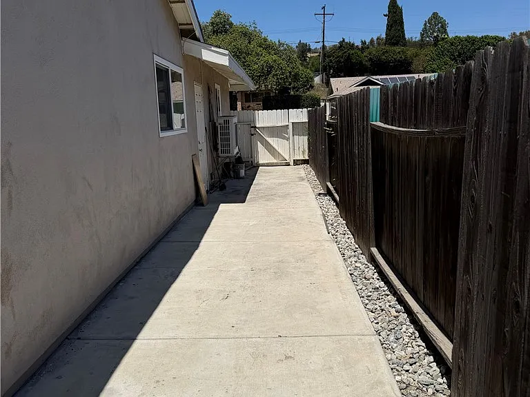 910 Orangewood Dr — Photo 21
