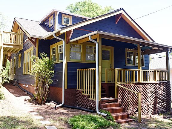 4th image of 210 Whitsett St #A