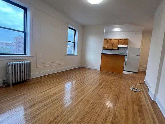 5th image of 4545 46th St #4C