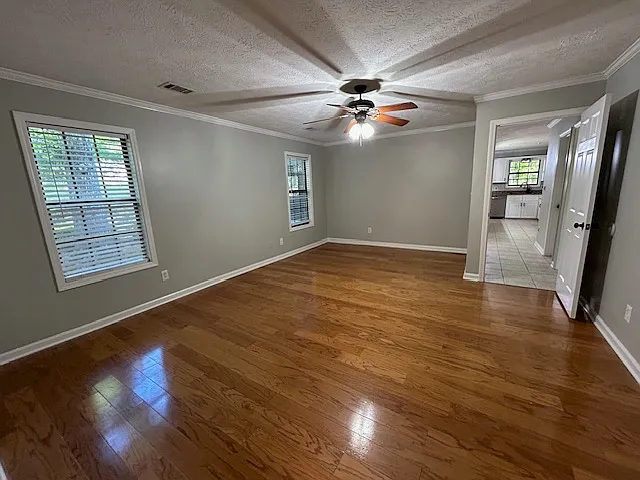 340 Woodridge Pl — Photo 11