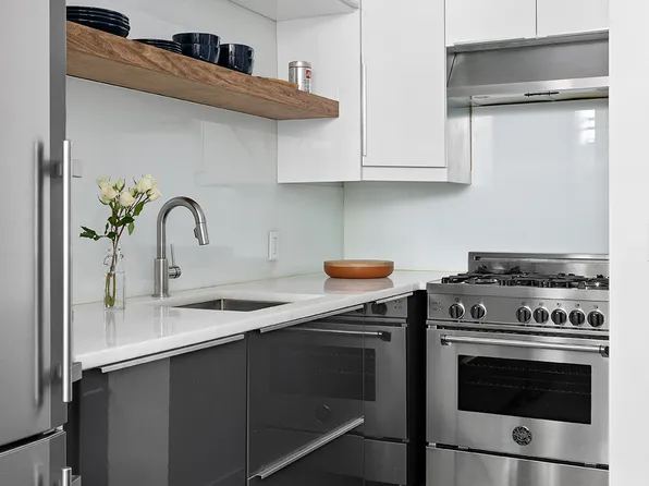 49 East 12th Street 2C image 3 of 8
