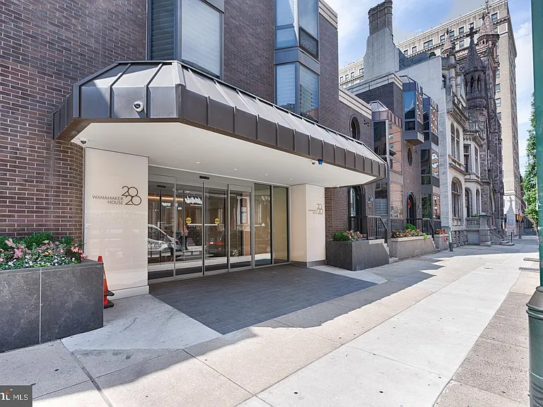 2020 Walnut St #2032 — Photo 31