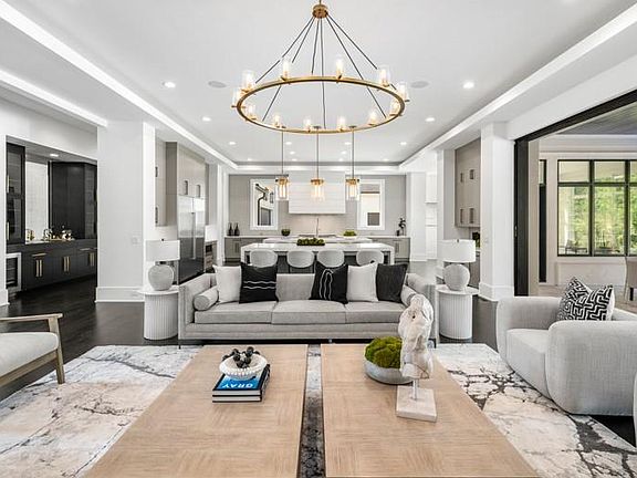 4th image of 5211 Powers Ferry Rd