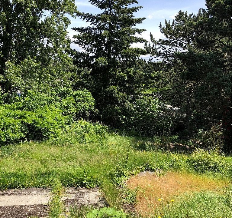 2nd image of 2336 23rd Ave S